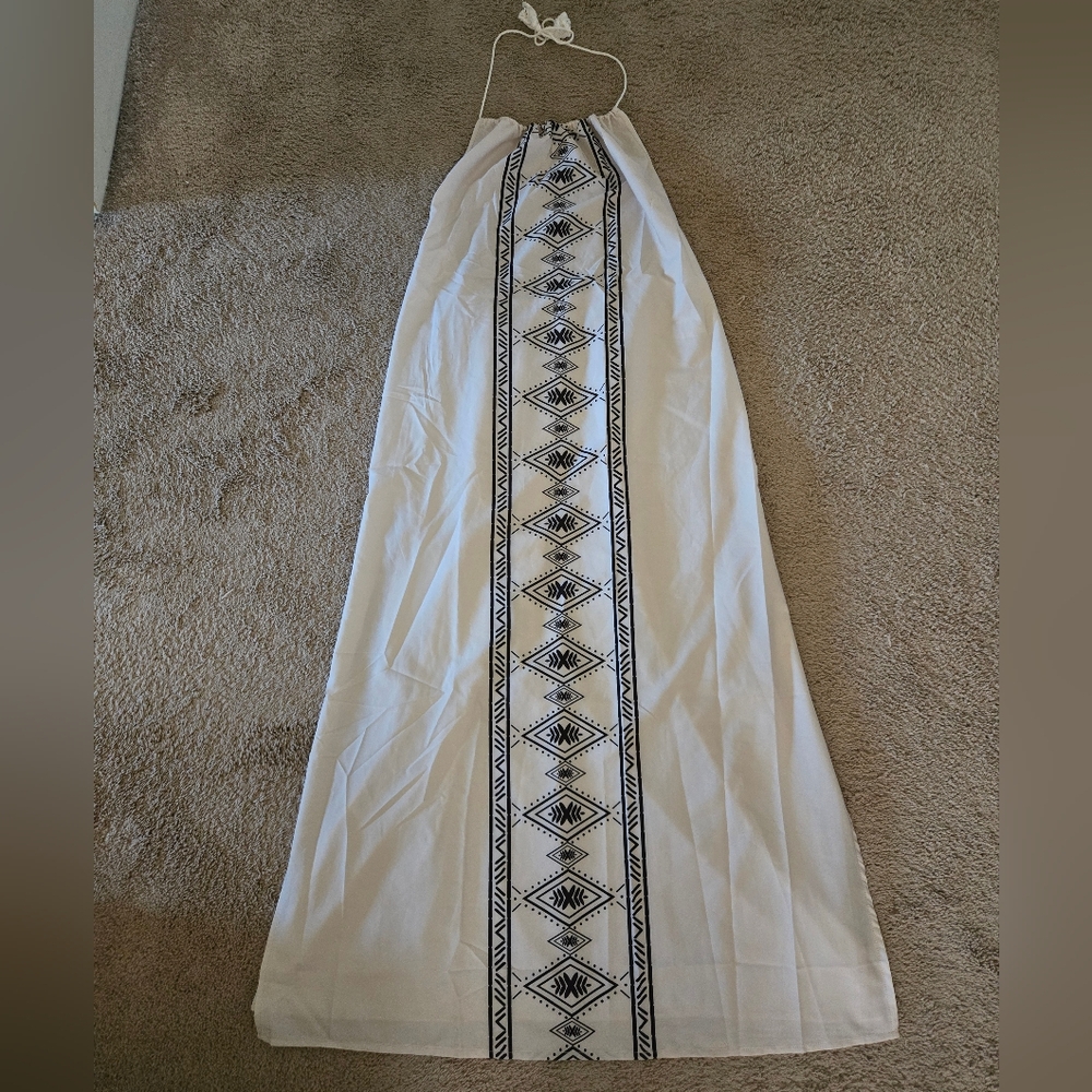 NWOT SHEIN Halter Maxi Dress with Black Geometric Pattern SIZE SMALL